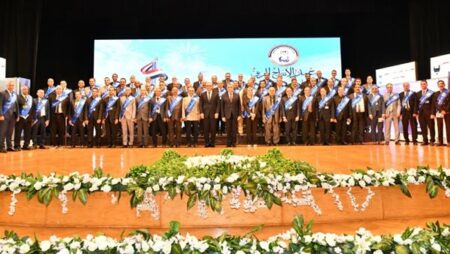 وزير الإنتاج الحربي يكرم 65 من العاملين المتميزين وزير الإنتاج الحربي يكرم 65 من العاملين المتميزين