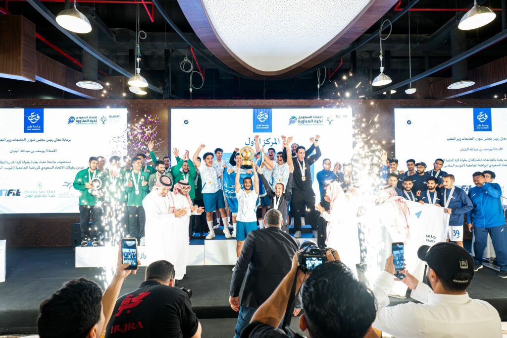 بمشاركة 250 لاعبًا.. تتويج الفائزين في البطولة الجامعية الأولى لكرة المناورة 3 بمشاركة 250 لاعبًا.. تتويج الفائزين في البطولة الجامعية الأولى لكرة المناورة