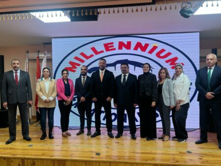 نائب رئيس البورصة المصرية يلقي كلمة تثقيفية لطلاب مدارس ميلينيوم الدولية حول الاستثمار نائب رئيس البورصة المصرية يلقي كلمة تثقيفية لطلاب مدارس ميلينيوم الدولية حول الاستثمار