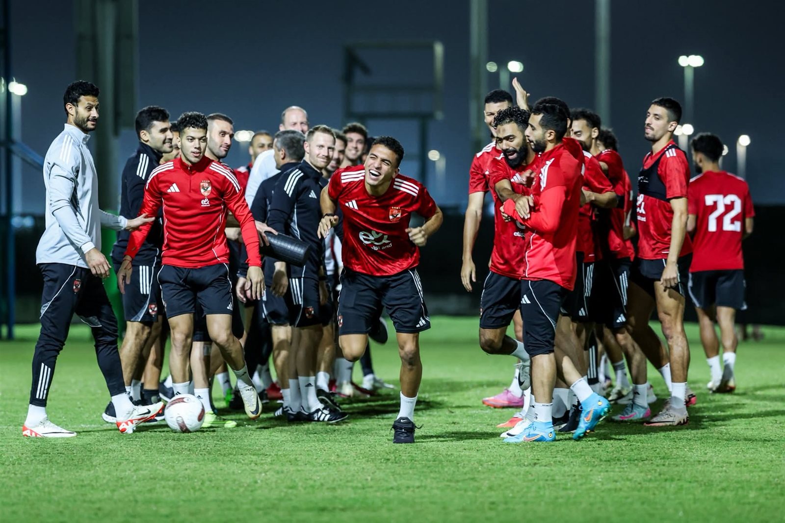 السوبر المصري.. الأهلي يخوض مرانه على ملعب الكريكيت في أبوظبي