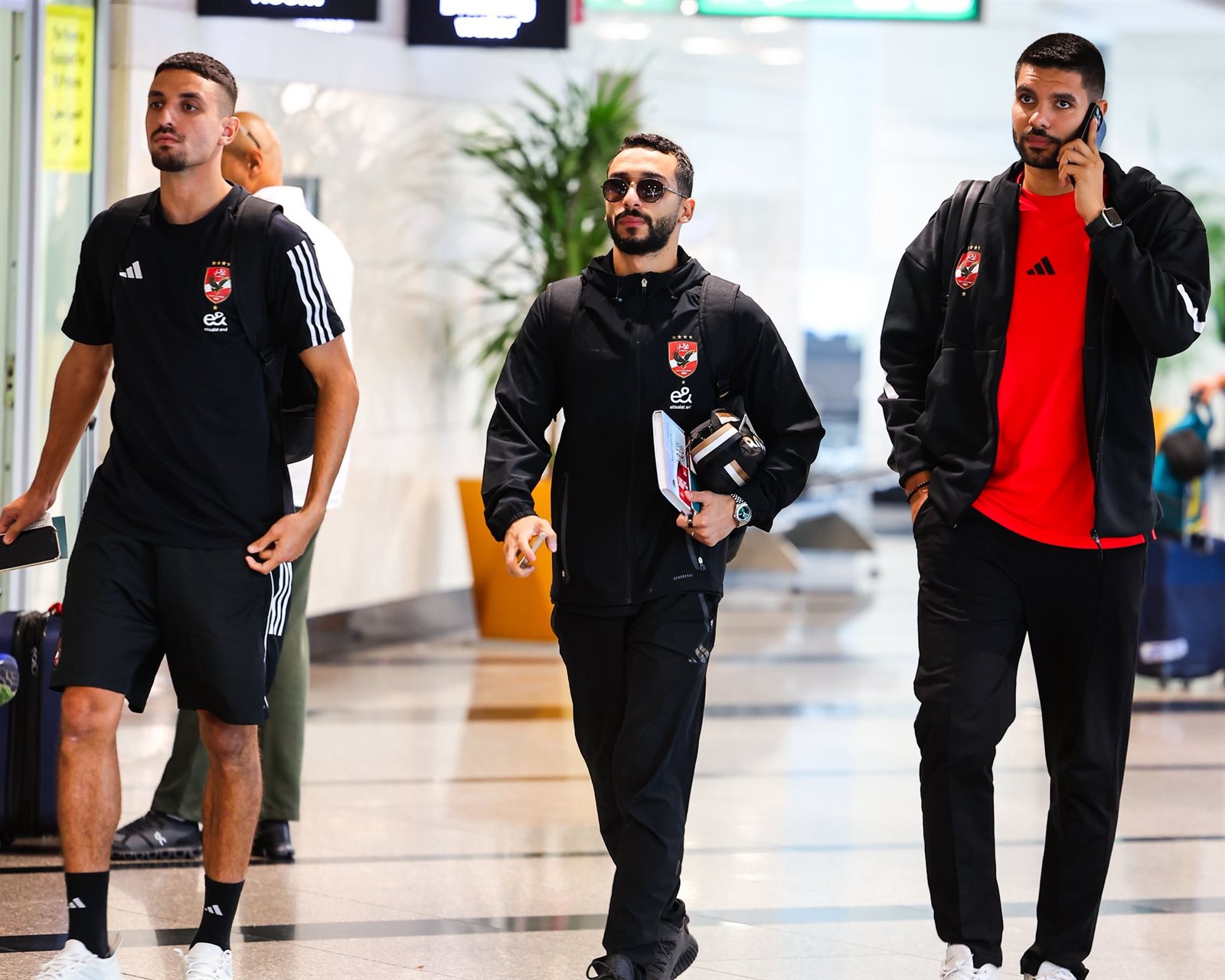 بعثة الأهلي تصل الإمارات استعدادًا للسوبر المصري