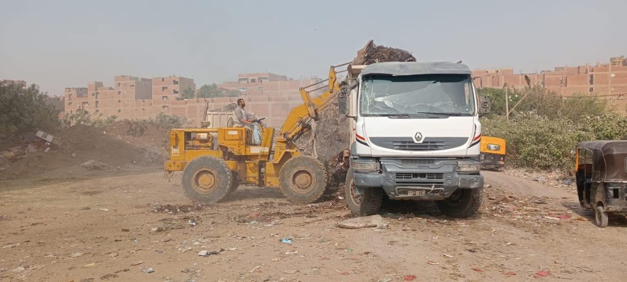 محافظة الجيزة: رفع 600 طن مخلفات بشارع عثمان محرم وحملات نظافة بالعروبة