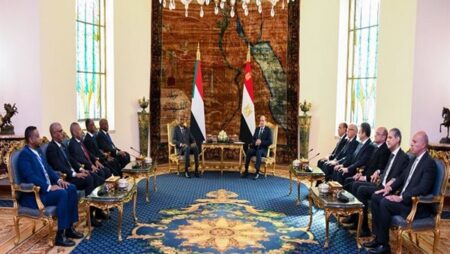 السيسي يؤكد للبرهان دعم مصر الكامل للشعب السوداني لتجاوز المرحلة الدقيقة الراهنة