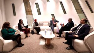 وزير السياحة يبحث مع سفير هولندا تعزيز التعاون الثنائي