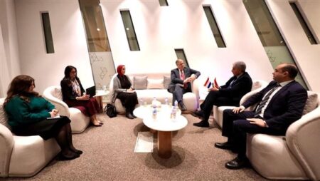 وزير السياحة يبحث مع سفير هولندا تعزيز التعاون الثنائي