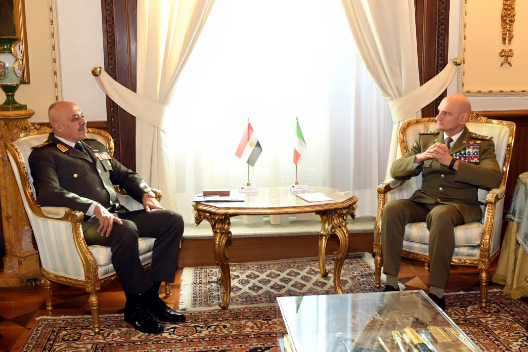 الفريق أحمد خليفة رئيس أركان حرب القوات المسلحة يعود إلى أرض الوطن بعد انتهاء زيارته الرسمية لدولة إيطاليا.. شاهد 2 الفريق أحمد خليفة رئيس أركان حرب القوات المسلحة يعود إلى أرض الوطن بعد انتهاء زيارته الرسمية لدولة إيطاليا.. شاهد