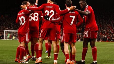 ليفربول يعبر ولفرهامبتون بثنائية مثيرة ويواصل النتائج الإيجابية