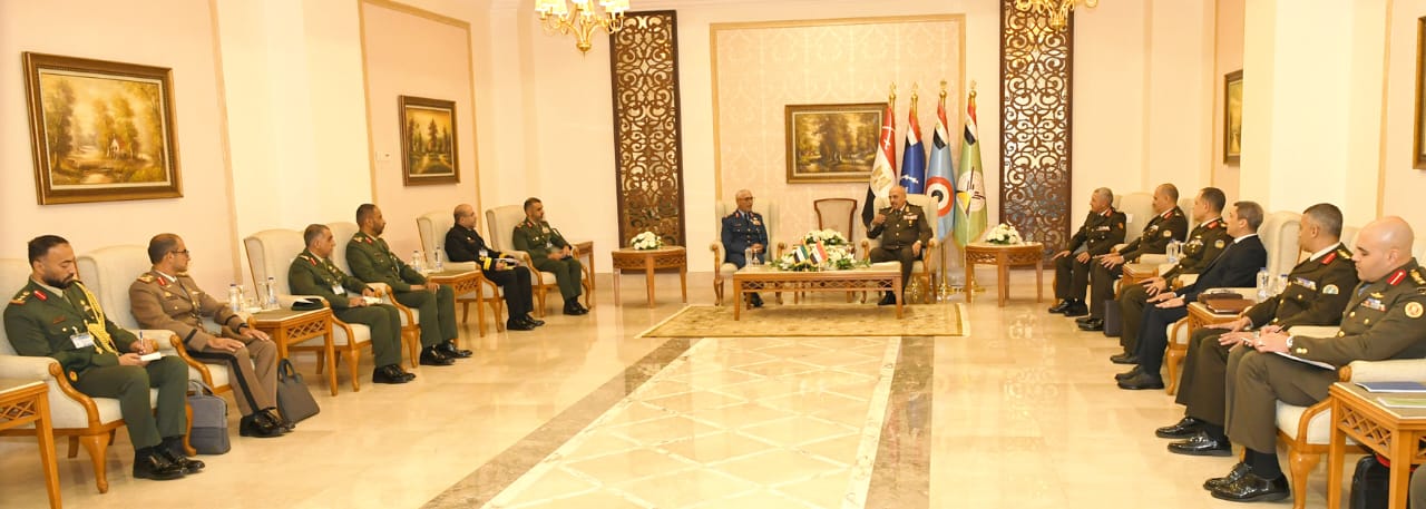 وزير الدفاع ورئيس الأركان يلتقيان عددا من قادة الوفود العسكرية على هامش إيديكس 2025.. صور