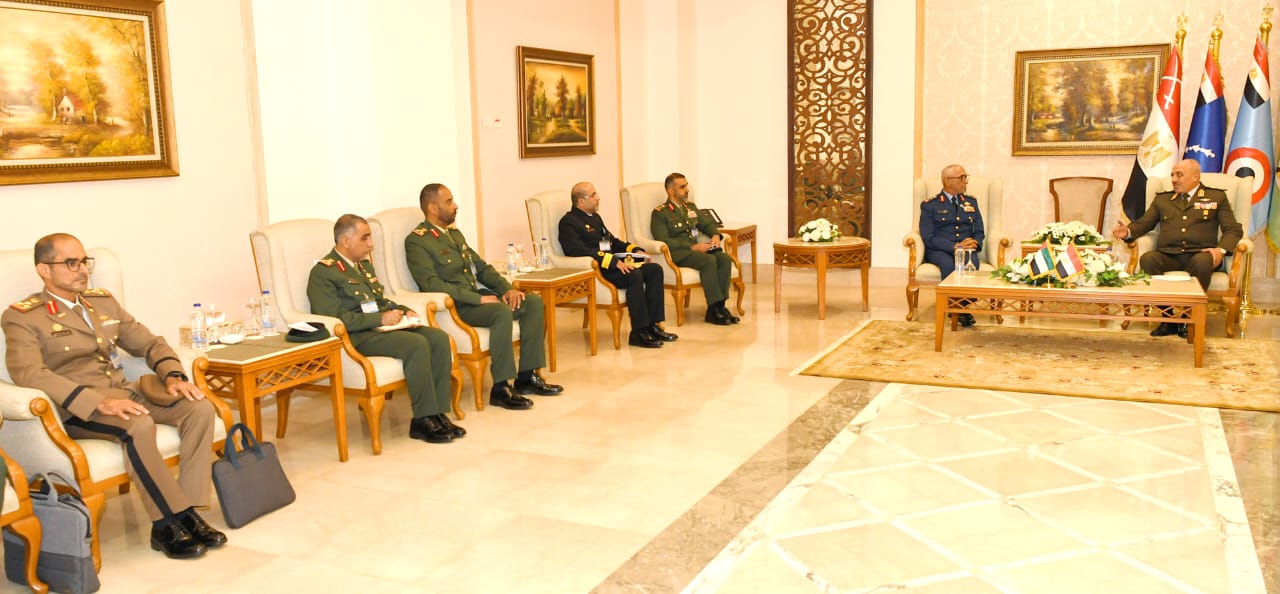 وزير الدفاع ورئيس الأركان يلتقيان عددا من قادة الوفود العسكرية على هامش إيديكس 2025.. صور