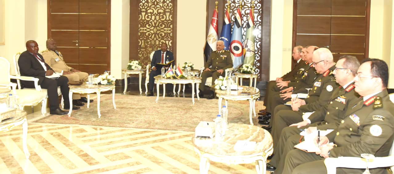 وزير الدفاع ورئيس الأركان يلتقيان عددا من قادة الوفود العسكرية على هامش إيديكس 2025.. صور