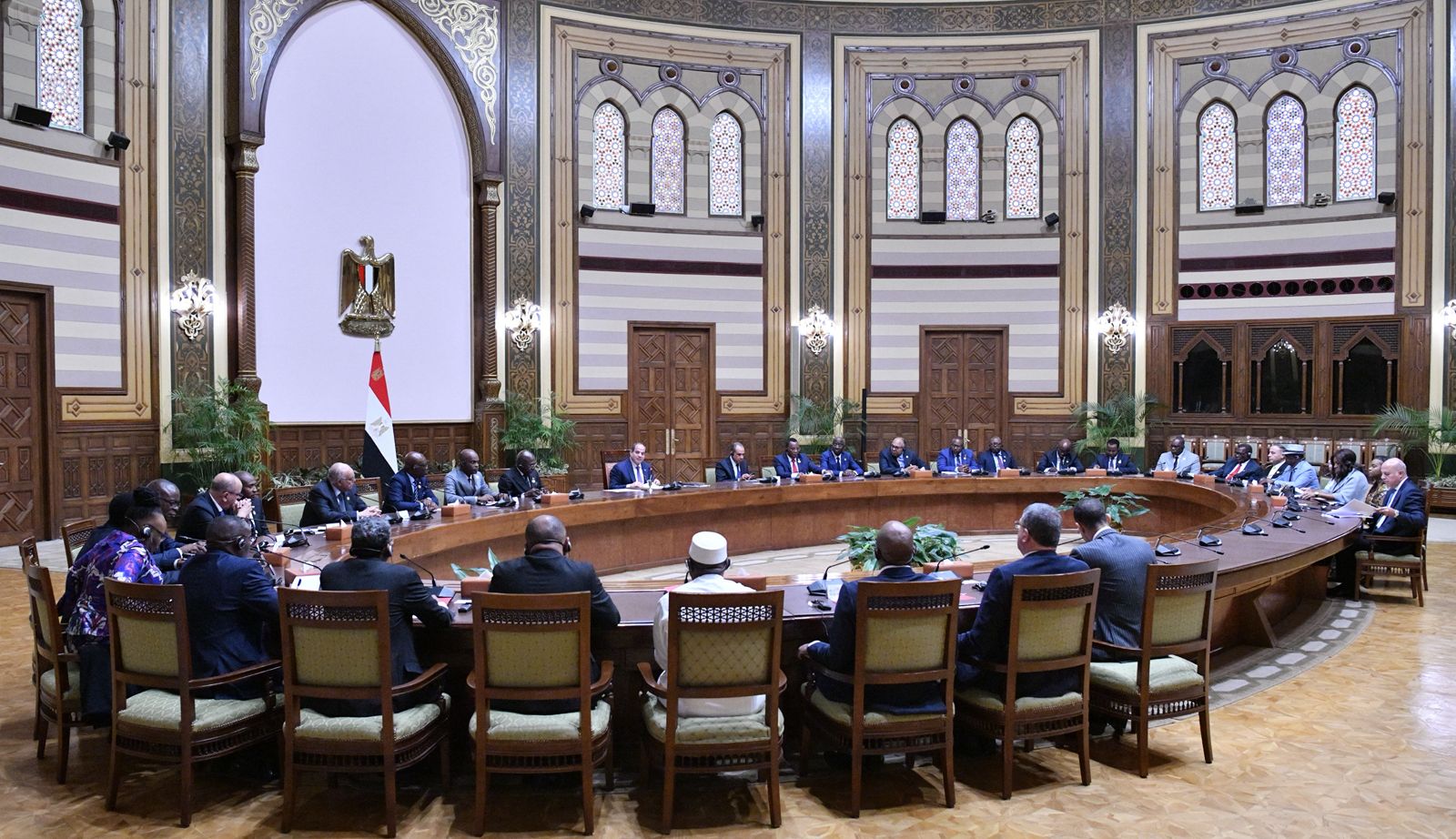 تفاصيل لقاء السيسي والمشاركين في المؤتمر الوزاري الثاني لمنتدى الشراكة “روسيا – أفريقيا”.. صور