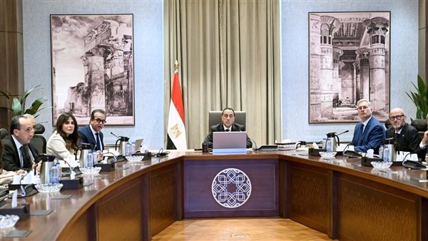 رئيس الوزراء يلتقي مسئولي "إيني" و"سان دوناتو" الإيطاليتين لبحث أوجه التعاون رئيس الوزراء يلتقي مسئولي "إيني" و"سان دوناتو" الإيطاليتين لبحث أوجه التعاون