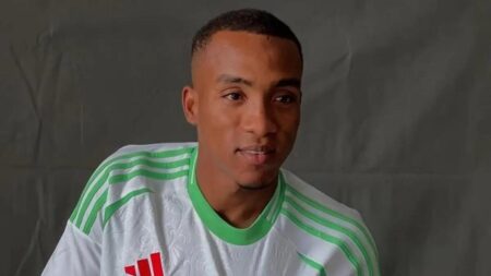 أولمبي الشلف الجزائري يوضح لـبطولات حقيقة عرض الأهلي لضم أشرف عبادة