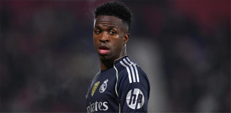 فينيسيوس يستفز جماهير جيرونا بـ 3 كلمات فينيسيوس يستفز جماهير جيرونا بـ 3 كلمات