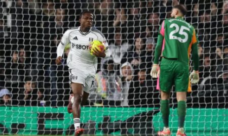 فيديو | الشباك تهتز للمرة الـ 9.. تشوكويزى يسجل هدفين لـ فولهام أمام مانشستر سيتي