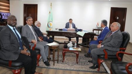 وزير الزراعة يبحث مع الأمين التنفيذي لمرصد الصحراء والساحل تعزيز المشروعات الإقليمية المشتركة