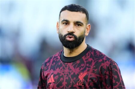 القائمة النهائية لجائزة أفضل مهاجم في العالم من جلوب سوكر.. موقف محمد صلاح