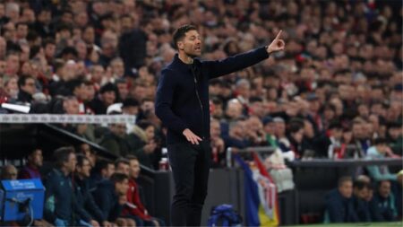 موندو تكشف موقف ثنائي ريال مدريد بعد الإصابة أمام أتلتيك بلباو في الدوري الإسباني موندو تكشف موقف ثنائي ريال مدريد بعد الإصابة أمام أتلتيك بلباو في الدوري الإسباني