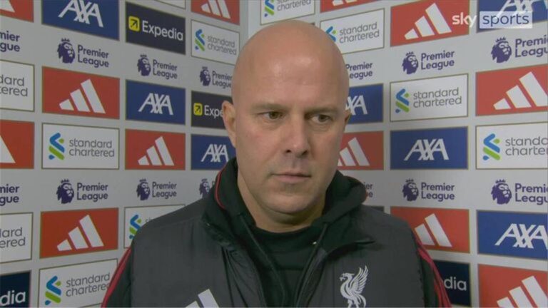 سلوت يرد على تساؤلات إشراك محمد صلاح ويعترف بأزمة التهديف في ليفربول