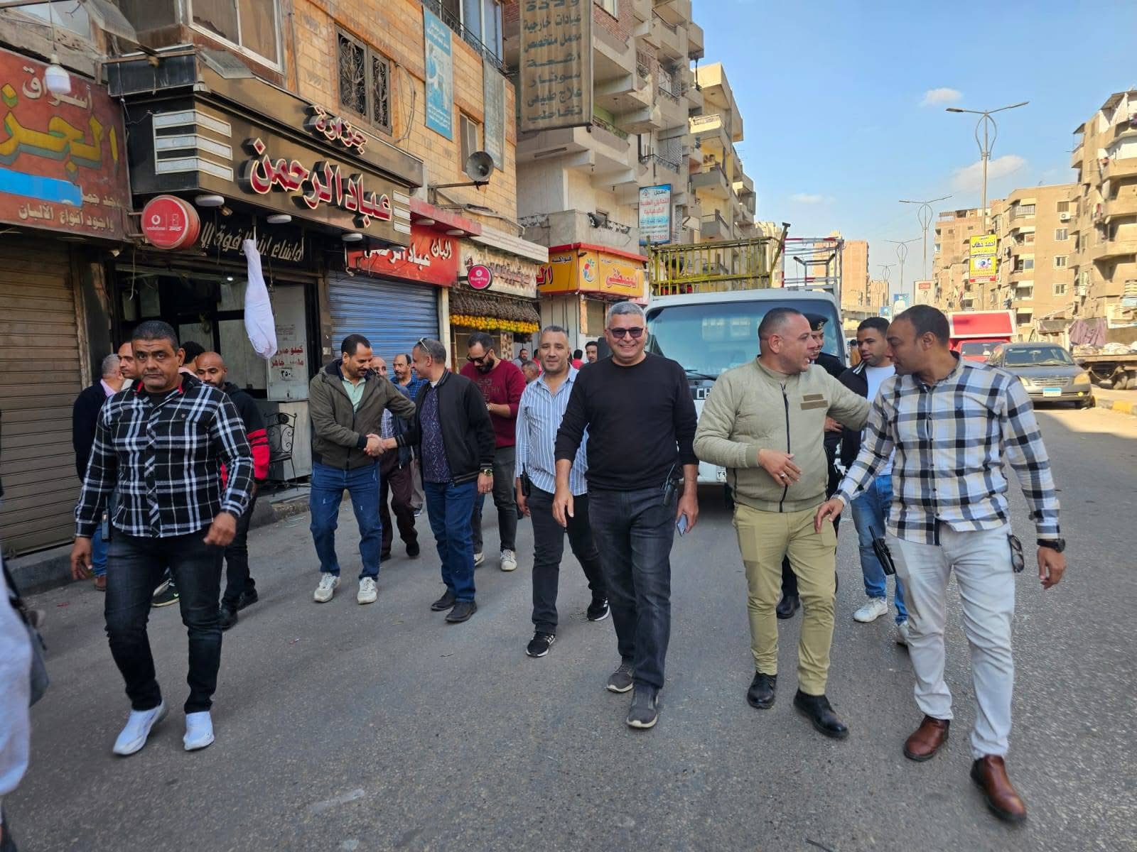 الجيزة تنفّذ حملة مكبرة بعثمان محرم لإزالة الإشغالات وإعادة الانضباط إلى الشارع