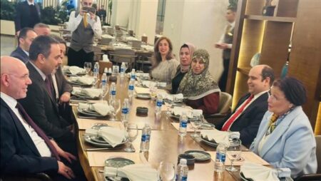 الصحة العراقية تستقبل وفدًا مصريًا لبحث التعاون في مبادرة الألف يوم الذهبية