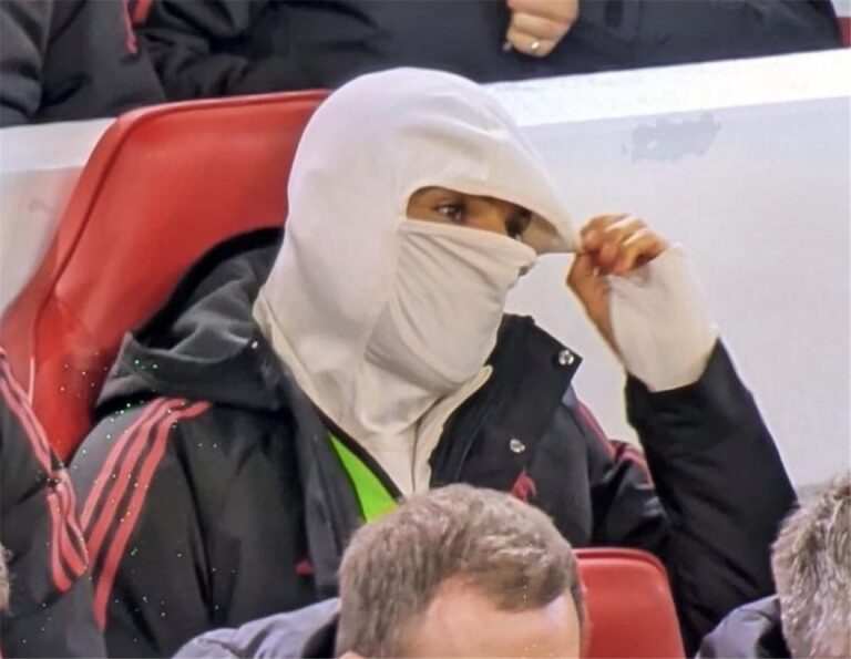 بعد جلوسه بديلا مع ليفربول.. تقارير تكشف عن الوجهة المحتملة لـ محمد صلاح بعد جلوسه بديلا مع ليفربول.. تقارير تكشف عن الوجهة المحتملة لـ محمد صلاح