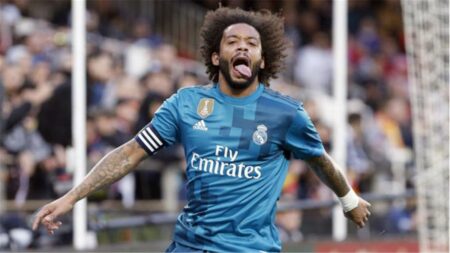 مارسيلو يحدد لاعبه المفضل في تشكيل ريال مدريد ويؤكد: عانيت من زيادة الوزن مارسيلو يحدد لاعبه المفضل في تشكيل ريال مدريد ويؤكد: عانيت من زيادة الوزن