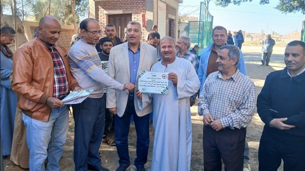 الزراعة توزع أكثر من 400 "فراطة ذرة" مُعاد تأهيلها كمنح لصغار المزارعين الزراعة توزع أكثر من 400 "فراطة ذرة" مُعاد تأهيلها كمنح لصغار المزارعين