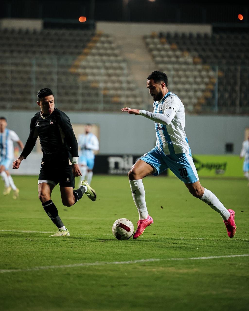 بيراميدز يفرط في صدارة الدوري بعد التعادل مع بتروجت