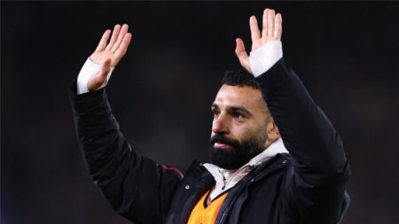 صحف إسبانيا: محمد صلاح يتسبب في صداع جديد لـ ليفربول.. والرحيل يلوح في الأفق صحف إسبانيا: محمد صلاح يتسبب في صداع جديد لـ ليفربول.. والرحيل يلوح في الأفق