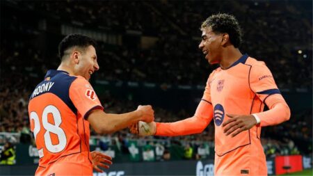 فيديو | لامين يامال يسجل هدف برشلونة الخامس أمام ريال بيتيس فيديو | لامين يامال يسجل هدف برشلونة الخامس أمام ريال بيتيس