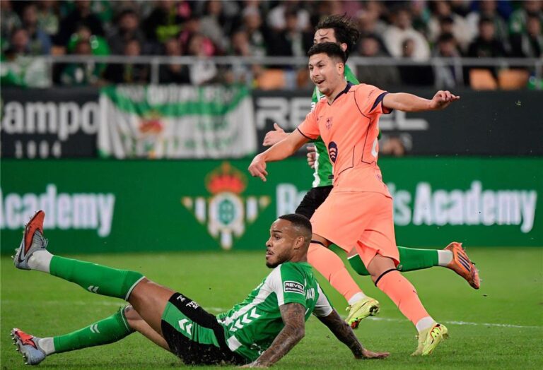 فيديو | باردجي يسجل هدف برشلونة الثالث وتوريس يبصم على الهاتريك أمام ريال بيتيس فيديو | باردجي يسجل هدف برشلونة الثالث وتوريس يبصم على الهاتريك أمام ريال بيتيس