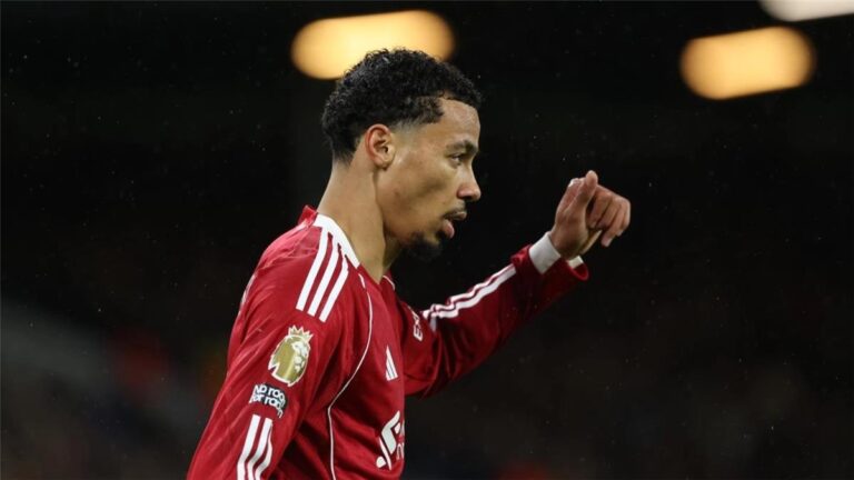 إيكتيكي عن تعادل ليفربول مع ليدز يونايتد: نشعر بخيبة أمل وعلينا التحلي بالهدوء إيكتيكي عن تعادل ليفربول مع ليدز يونايتد: نشعر بخيبة أمل وعلينا التحلي بالهدوء