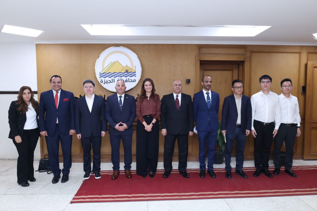 وفد صيني رفيع المستوى يبحث مع نائب محافظ الجيزة فرص التعاون الاقتصادي 1 وفد صيني رفيع المستوى يبحث مع نائب محافظ الجيزة فرص التعاون الاقتصادي