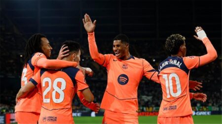 برشلونة يحقق رقمًا قياسيًا بعد مباراة ريال بيتيس في الدوري الإسباني برشلونة يحقق رقمًا قياسيًا بعد مباراة ريال بيتيس في الدوري الإسباني