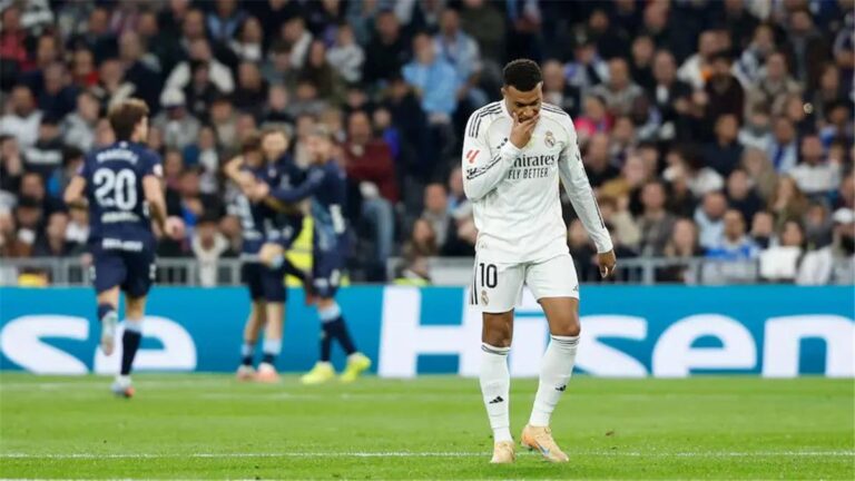 فيديو | هدية ثمينة لبرشلونة.. ريال مدريد يسقط بتسعة لاعبين أمام سيلتا فيجو في الدوري الإسباني