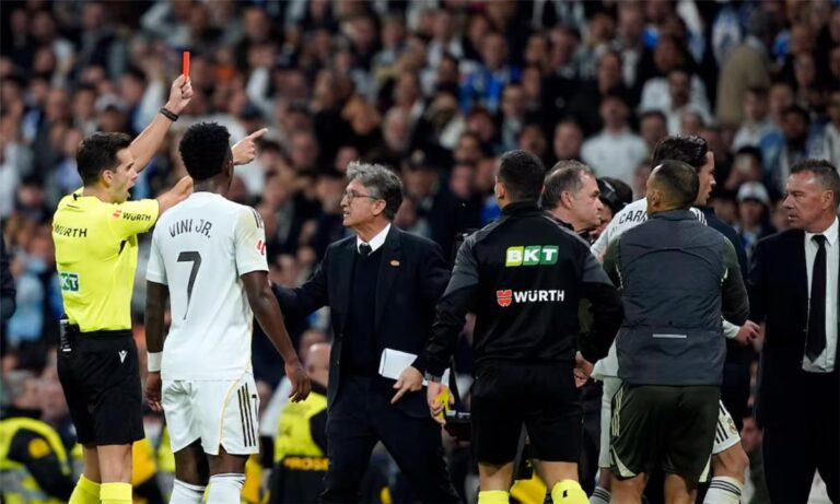 قناة ريال مدريد بعد الهزيمة أمام سيلتا فيجو: الحكم لا يعرف ماذا يحتسب.. ويواصل مسلسل كوارث نيجيريرا قناة ريال مدريد بعد الهزيمة أمام سيلتا فيجو: الحكم لا يعرف ماذا يحتسب.. ويواصل مسلسل كوارث نيجيريرا