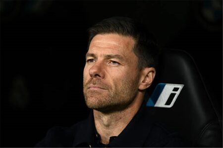 فيديو | لاعب ريال مدريد يغادر بالبطاقة الحمراء أمام سيلتا فيجو.. ورد فعل تشابي ألونسو