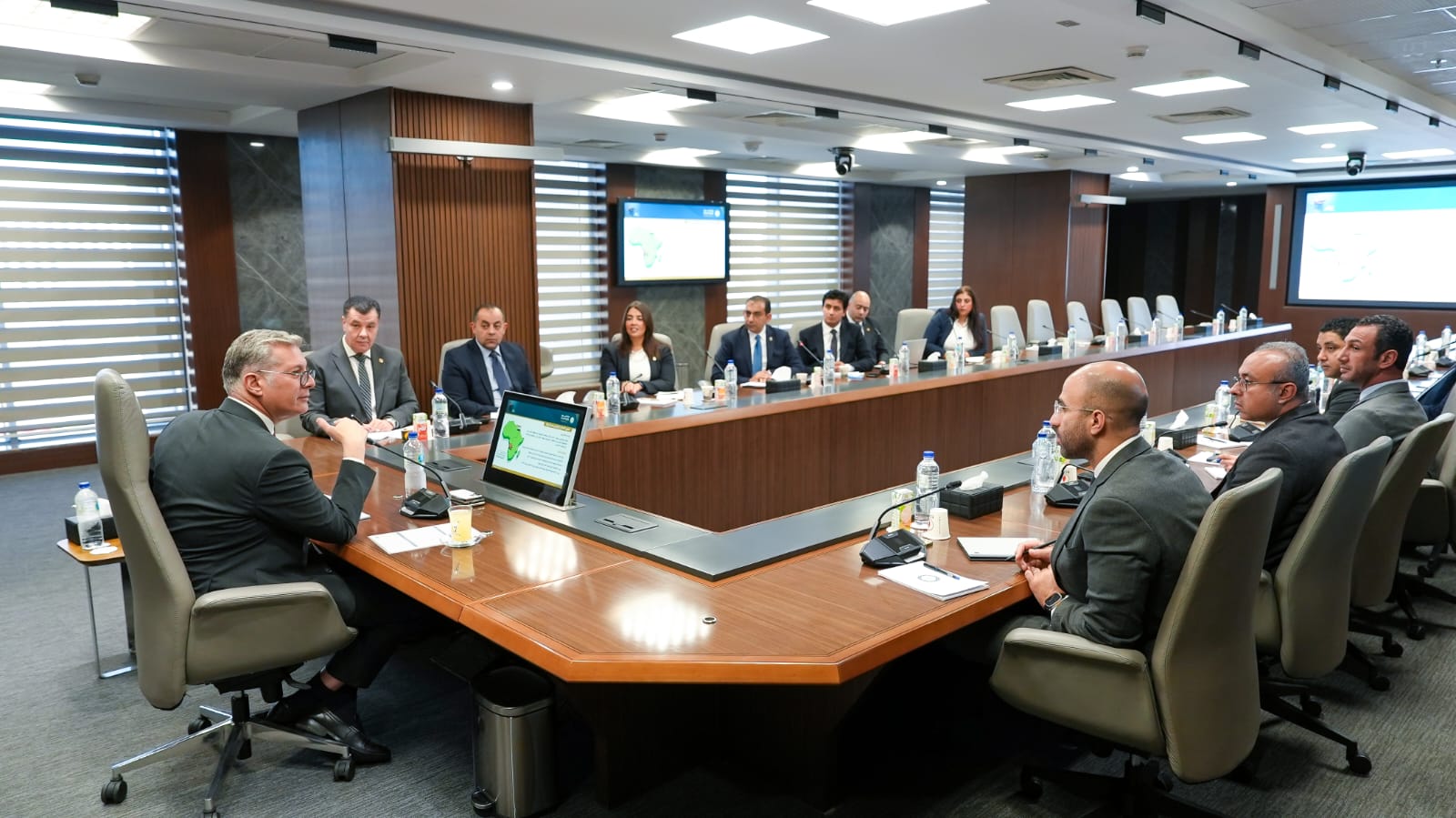 وزير البترول يستعرض فرص دخول كارجاس إلى الدول العربية والإفريقية