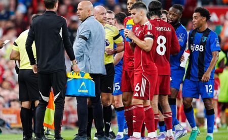 إحالة مشجع ليفربول إلى المحكمة بتهمة الإساءة العنصرية لخليفة محمد صلاح إحالة مشجع ليفربول إلى المحكمة بتهمة الإساءة العنصرية لخليفة محمد صلاح