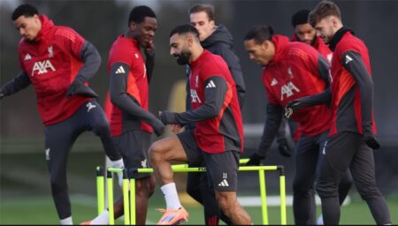 بعد أزمة صلاح.. جونسون يهاجم لاعب ليفربول: يرتكب الأخطاء ويفلت من العقاب بسبب اسمه