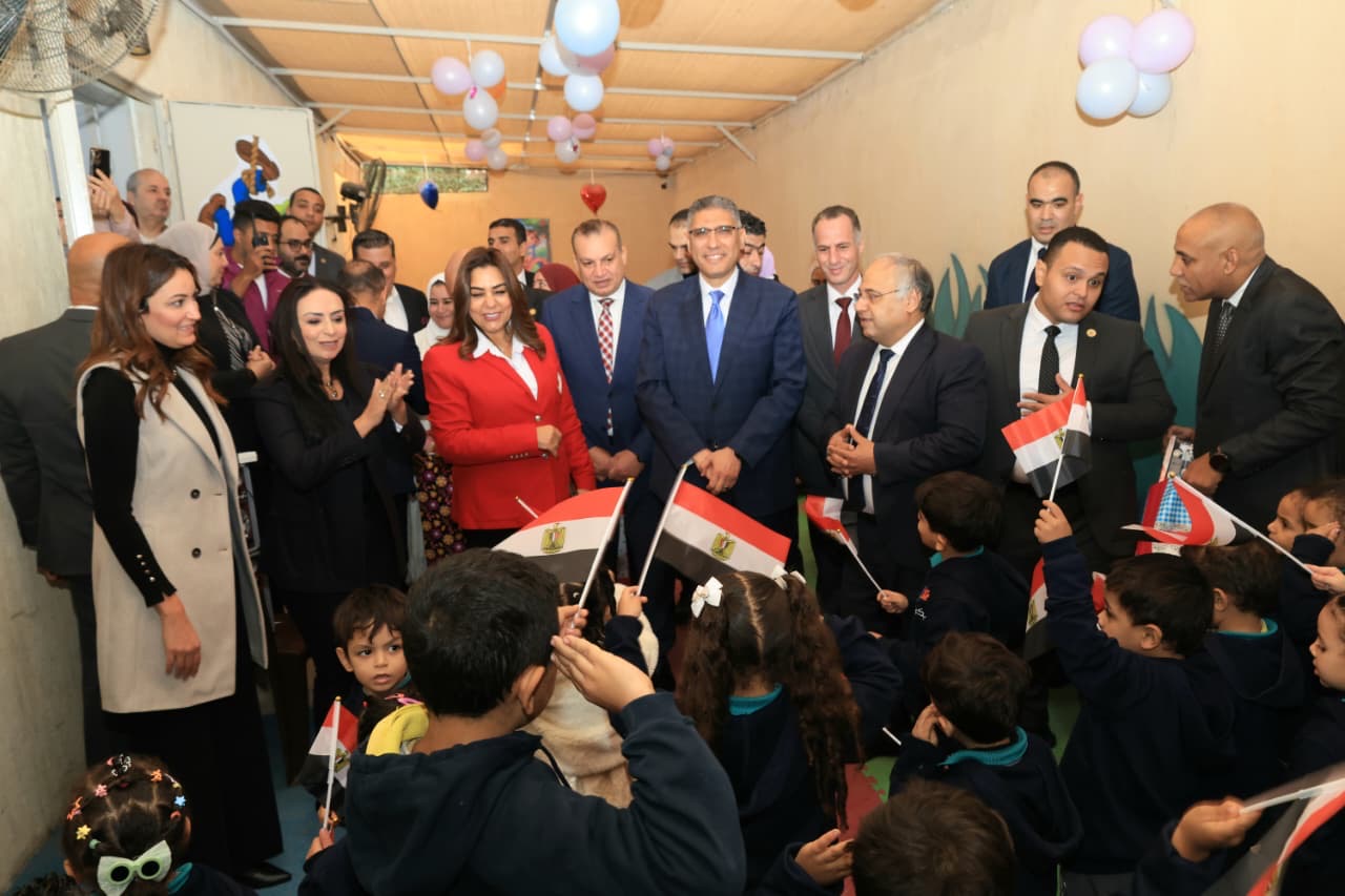 وزيرتا التضامن والتنمية المحلية ومحافظ الجيزة يفتتحون المجمع الخدمي بمساكن روضة السودان