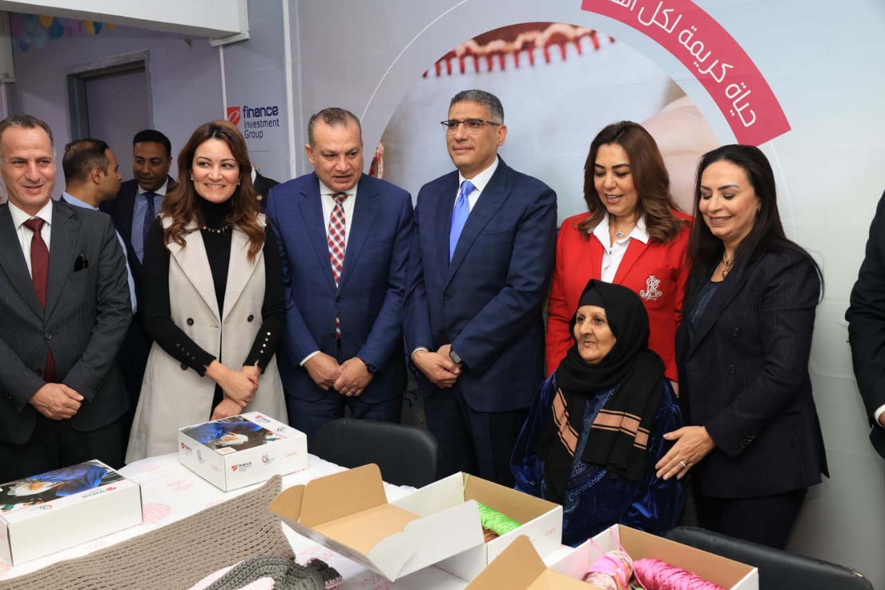 وزيرتا التضامن والتنمية المحلية ومحافظ الجيزة يفتتحون المجمع الخدمي بمساكن روضة السودان