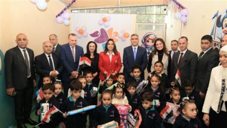 وزيرتا التضامن والتنمية المحلية ومحافظ الجيزة يفتتحون المجمع الخدمي بمساكن روضة السودان