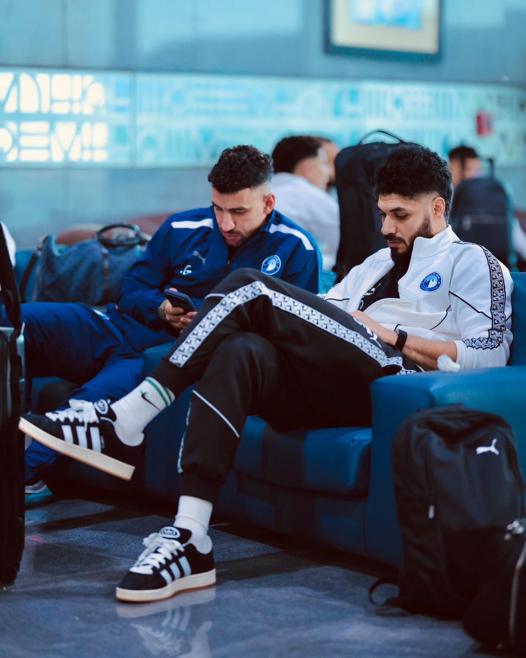 كأس إنتركونتيننتال.. بعثة بيراميدز تصل مطار القاهرة استعدادًا للسفر إلى قطر 7 كأس إنتركونتيننتال.. بعثة بيراميدز تصل مطار القاهرة استعدادًا للسفر إلى قطر