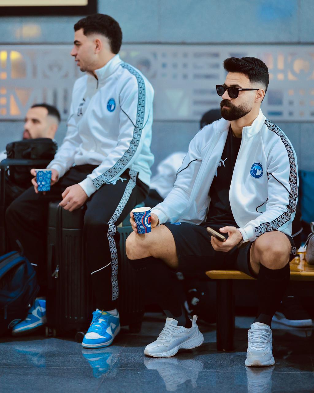 كأس إنتركونتيننتال.. بعثة بيراميدز تصل مطار القاهرة استعدادًا للسفر إلى قطر 4 كأس إنتركونتيننتال.. بعثة بيراميدز تصل مطار القاهرة استعدادًا للسفر إلى قطر