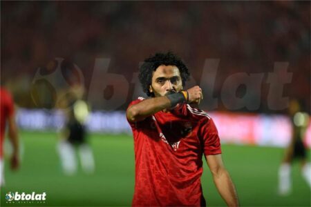 حسين الشحات: الأهلي من يصنع النجوم.. وسعيد بتألق رباعي الفريق حسين الشحات: الأهلي من يصنع النجوم.. وسعيد بتألق رباعي الفريق