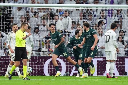 فيديو | في 8 دقائق.. أوريلي يتعادل لـ مانشستر سيتي أمام ريال مدريد وهالاند يسجل الثاني فيديو | في 8 دقائق.. أوريلي يتعادل لـ مانشستر سيتي أمام ريال مدريد وهالاند يسجل الثاني