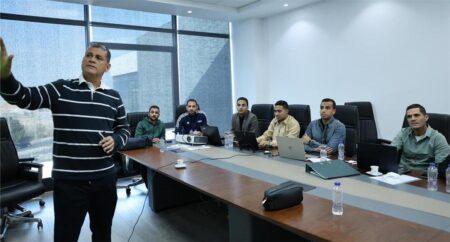 خاص | اتحاد الكرة يحسم الجدل حول مصير أوسكار رويز بعد شكاوى الأندية من التحكيم خاص | اتحاد الكرة يحسم الجدل حول مصير أوسكار رويز بعد شكاوى الأندية من التحكيم