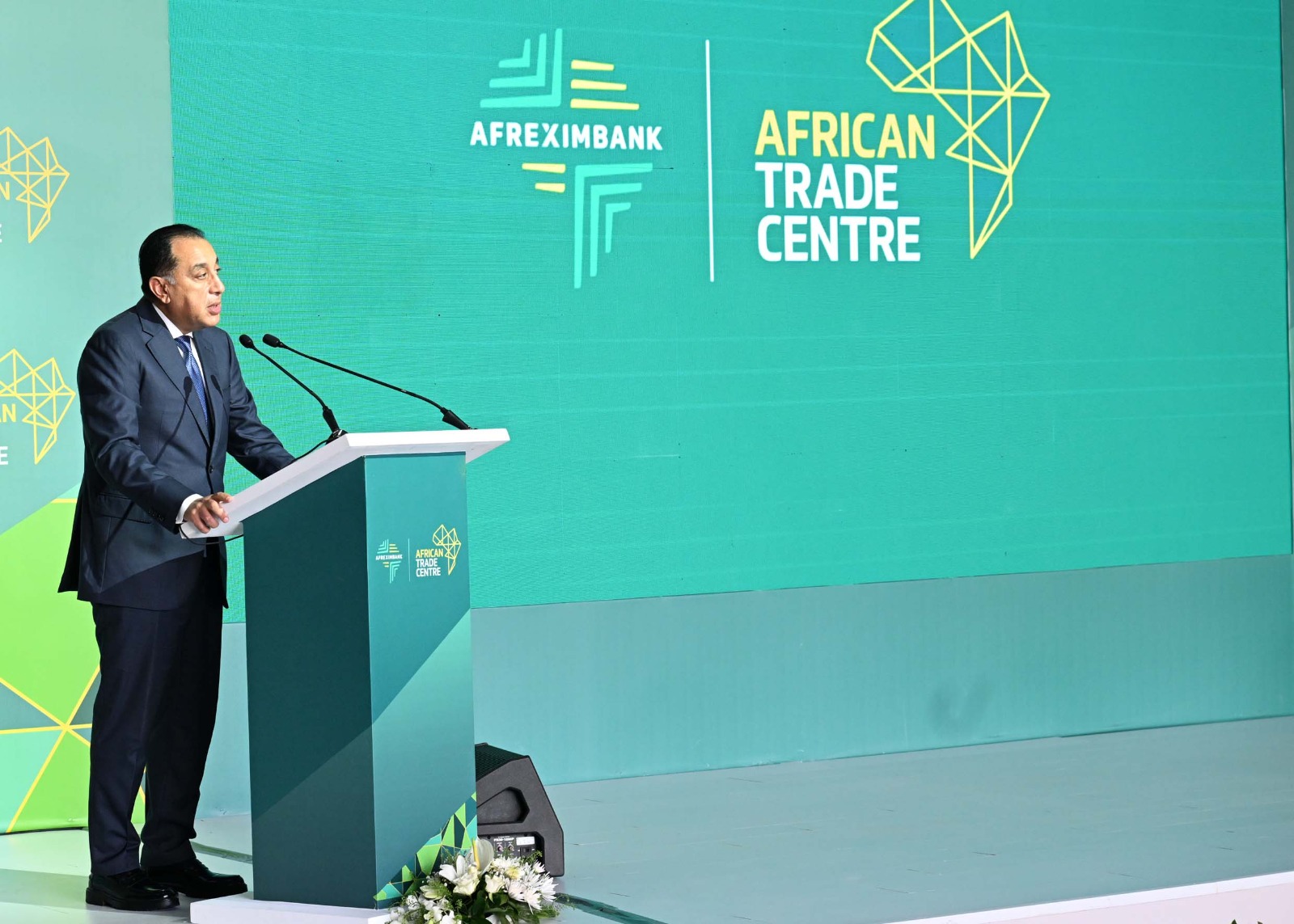 رئيس الوزراء يشارك في فعالية الإعلان عن إنشاء مركز التجارة الأفريقي .. صور 13 رئيس الوزراء يشارك في فعالية الإعلان عن إنشاء مركز التجارة الأفريقي .. صور